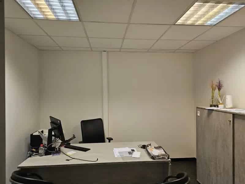 Aantrekkelijk handelspand van 200 m² met een gunstige ligging in het commercieel centrum Pauwengraaf.