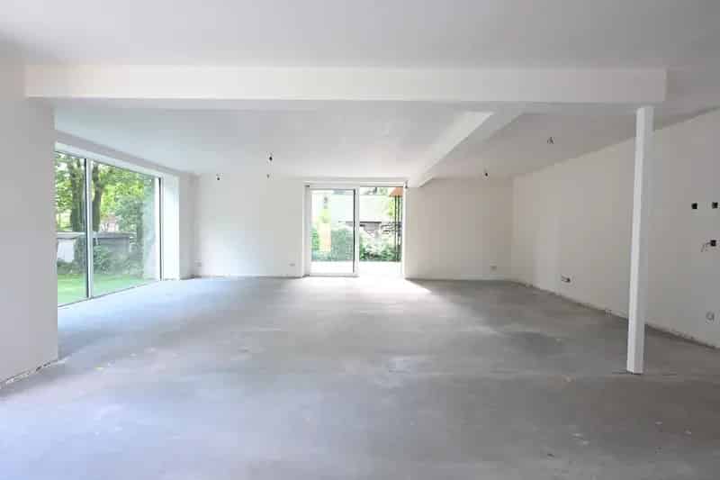 Exclusieve villa met zwembad en topafwerking op 16a50ca in Maasmechelen