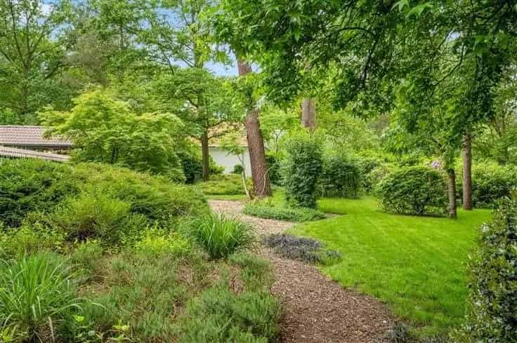 Villa te koop: Rustige ligging, prachtige tuin & zwembad