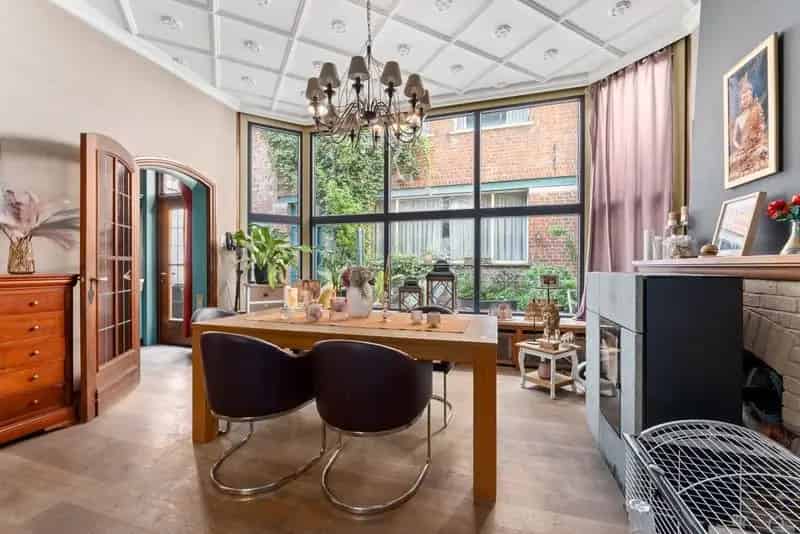 Centrum Izegem - Charmante woning/handelshuis met bijgebouw