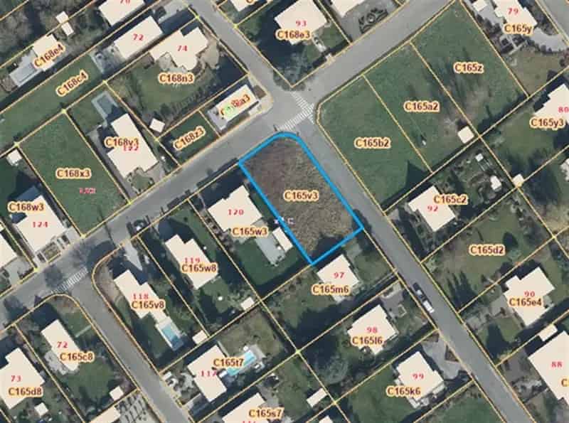 Bouwgrond 1250m² voor het bouwen van een open bebouwing