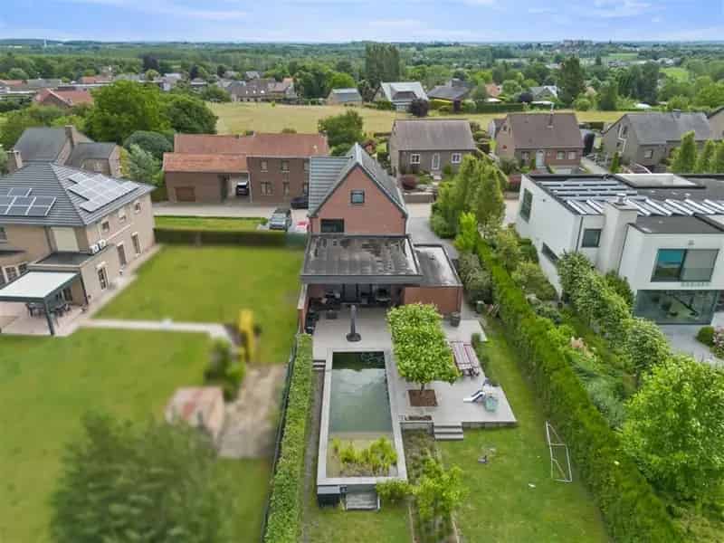 KNAPPE GEZINSWONING OP EEN PERCEEL VAN MAAR LIEFST 17A IN TONGEREN