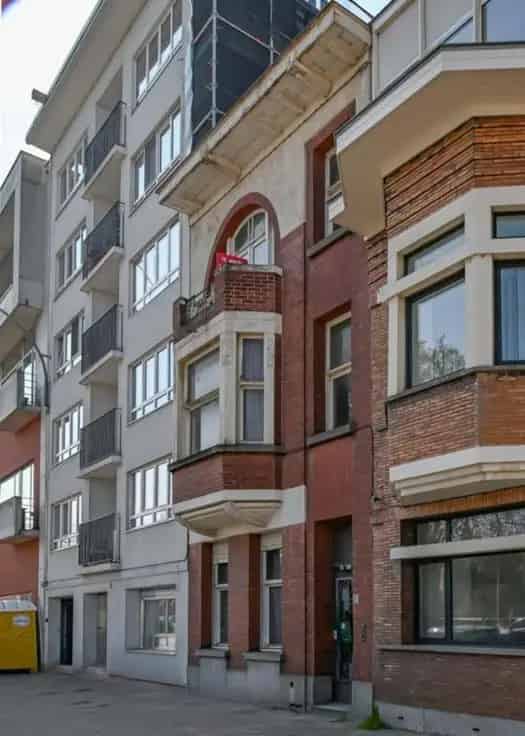 Te renoveren woning Gent 178m
								Garage Tuin 4 slaapkamers