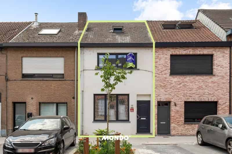 instapklare rijwoning met garage en zonnige tuin in Rumst