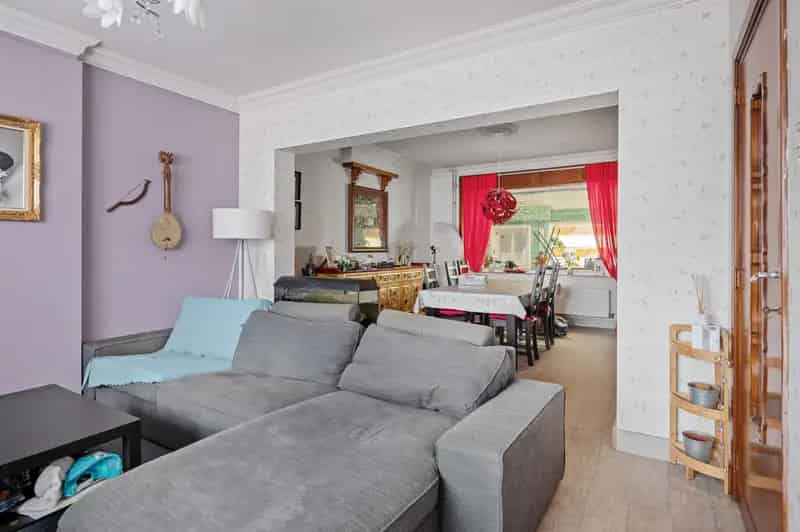 3 slaapkamer woning (168 m²) met groot magazijn en ruime tuin te koop!