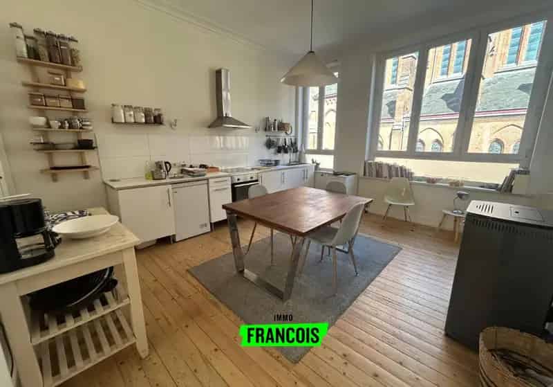 Charmant duplex appartement met huiselijk karakter in het hartje van Oostende!