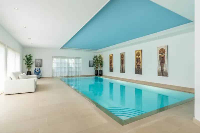 Exclusieve villa met wellness, privécinema en zwembad