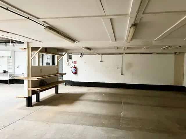 MULTIFUNCTIONEEL PAND MET DUPLEXAPPARTEMENT EN GARAGE