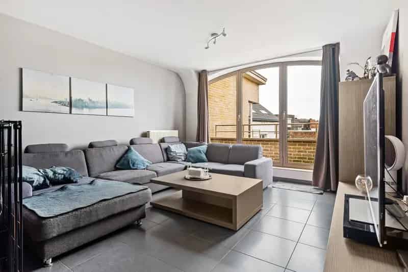 Lichtrijk duplex met 3 slpk's, terras en garage