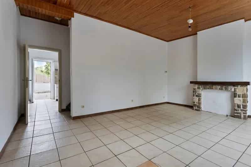 Totaal te renoveren woning nabij het centrum te Overijse