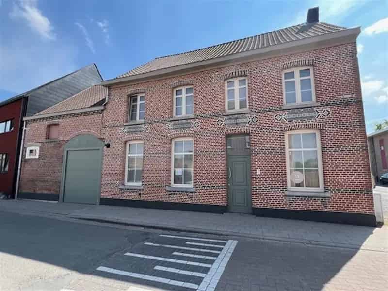 Huis te huur Tisselt: 4 slaapkamers, 2 badkamers, 232m²