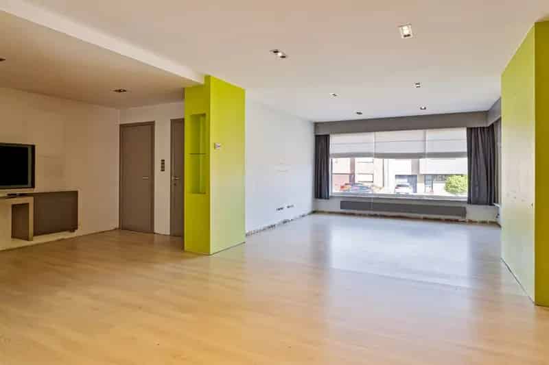 Te renoveren woning met magazijn op 824 m² nabij het centrum van Tessenderlo !