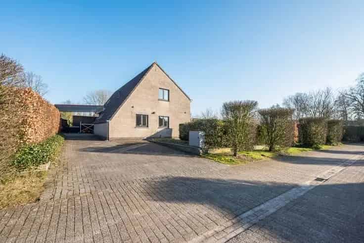 Karaktervolle woning te Sinaai met 4 slaapkamers en 23 zonnepanelen