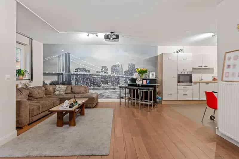 Instapklaar appartement met 2 slaapkamers, terras en staanplaats