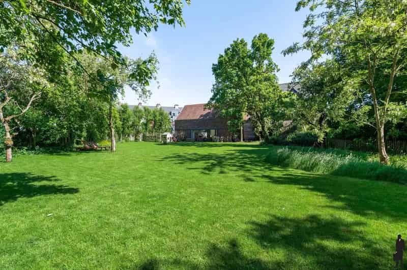 Huis te huur Kontich: Te renoveren hoevewoning met parktuin