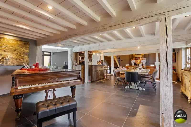 UNIEK GEHEEL BESTAANDE UIT GERESTAUREERDE WOONHOEVE, WELLNESS, TUINKAMER EN EXCLUSIEVE VAKANTIEWONING.