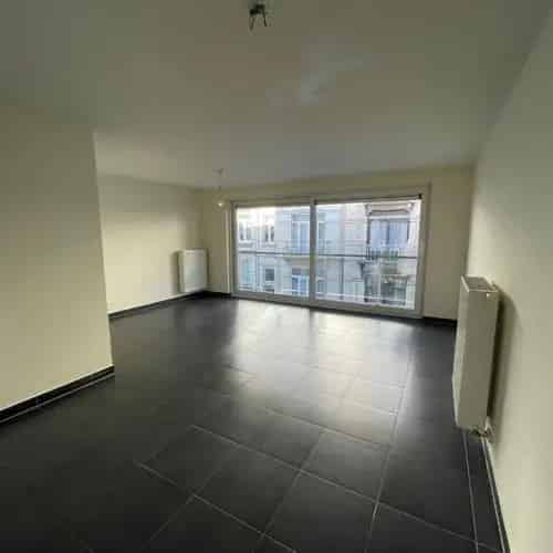 Appartement met één slaapkamer niet ver van de markt van Blankenberge. Gelegen op het tweede verdiep in een gebouw zonder lift.