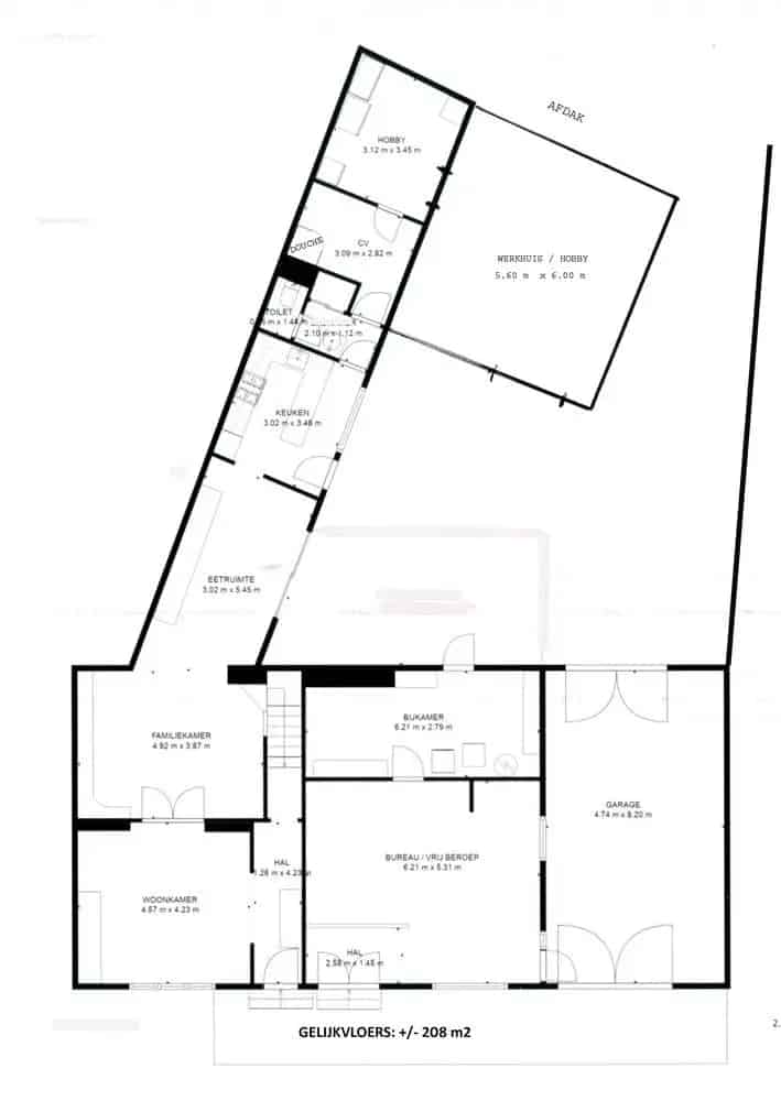 gezellige woning met WEIDE, paardenstallen en PRAKTIJKRUIMTE