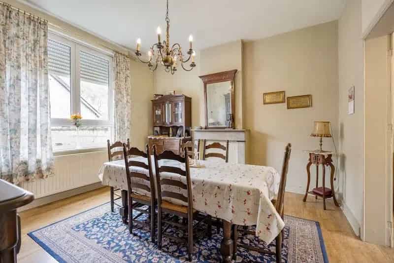 Statige renovatiewoning in charmante laan