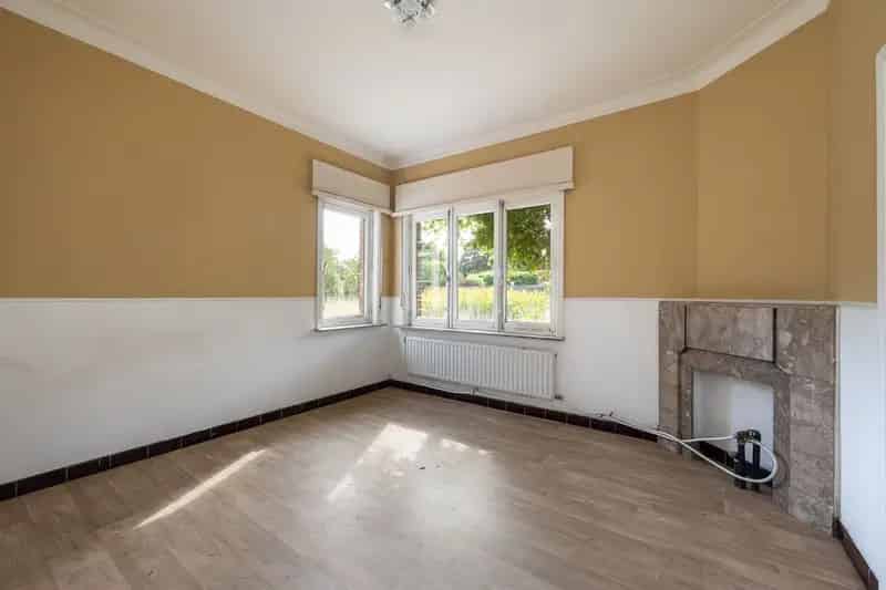 Halfopen woning in kindvriendelijke straat