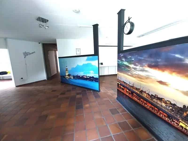 TE HUUR: Multifunctioneel gebouw op het industrieterrein van Beringen!