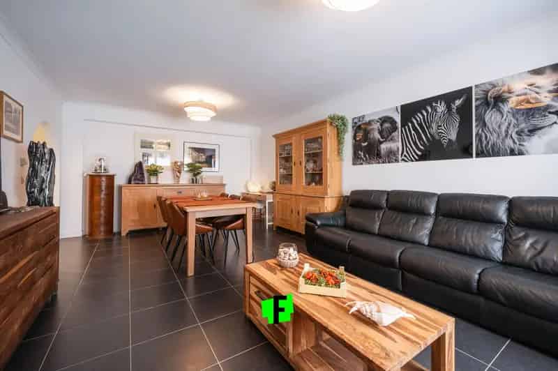 Ruim en instapklaar appartement met twee slaapkamers te Mariakerke, Oostende
