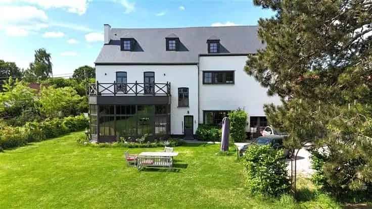 Huis te koop Bierges: 5 slaapkamers, 410m², grote tuin