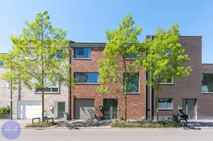 Huis te Koop Linkeroever: Ruime gezinswoning met zonnepanelen
