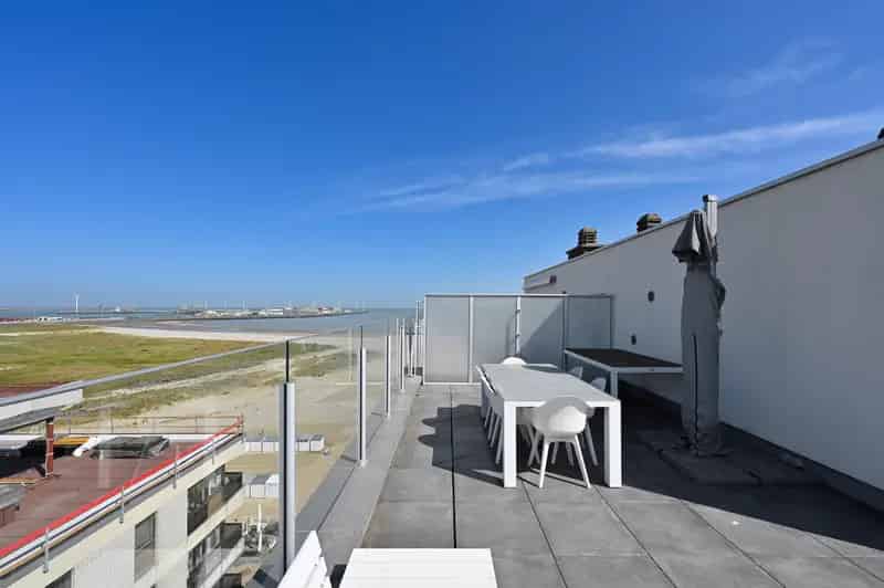Studio te huur: Stijlvol gerenoveerd met groot terras en panoramisch uitzicht