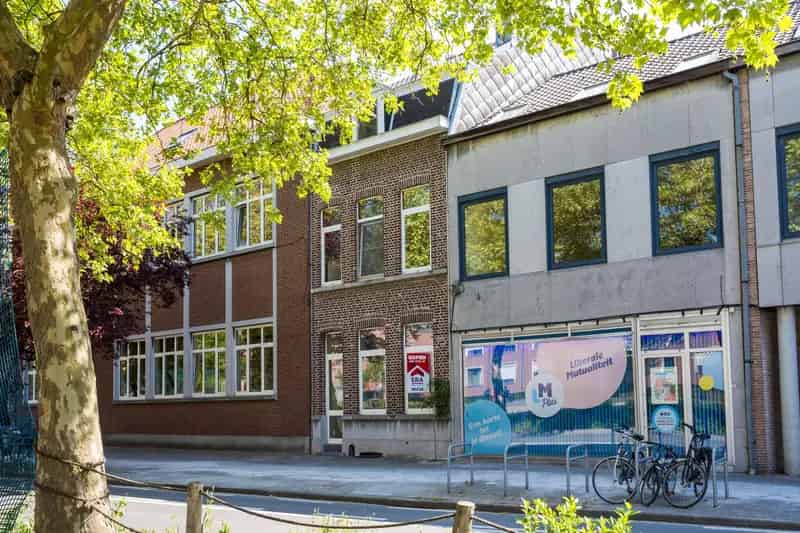 Huis te Koop Kortrijk 3 slaapkamers 2 badkamers Tuin 8 Zonnepanelen