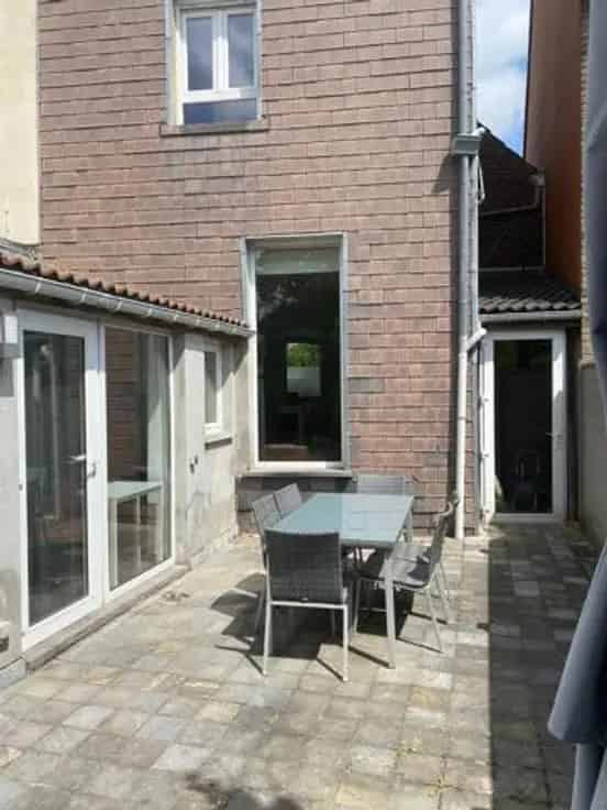 Huis Te Koop: Instapklare Gezinswoning met Tuin nabij Station