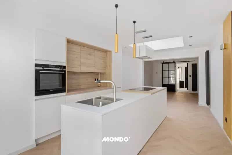 Volledig gerenoveerde woning met 3 slaapkamers!