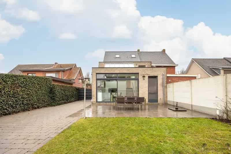 Huis te huur 4 slaapkamers praktijkruimte 744m²