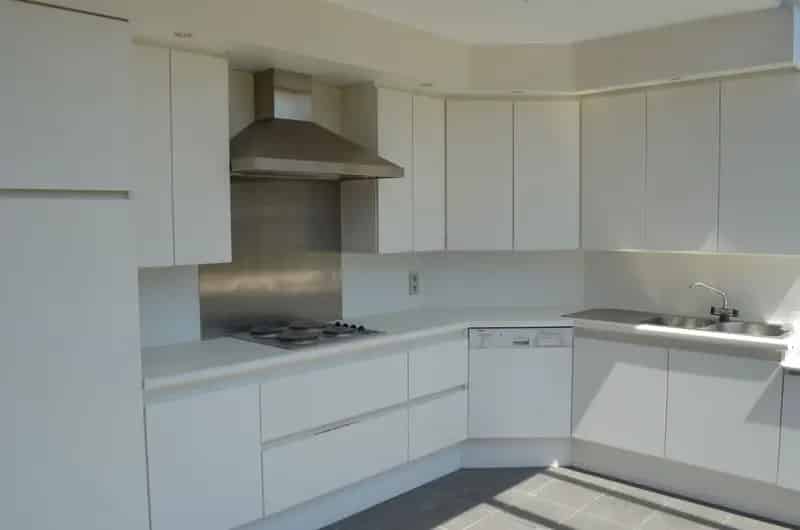Ruime alleenstaande woning in rustige buurt met 3 slpks., gge. en grote tuin