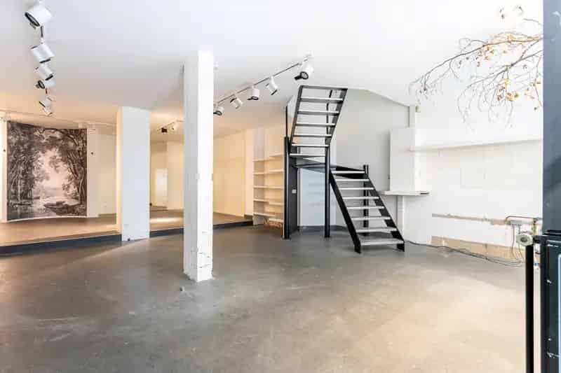 Handelshuis én appartement centrum Halle