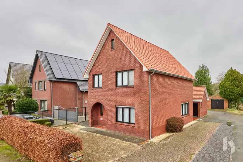 Huis te huur 1100m² 3 slaapkamers te renoveren
