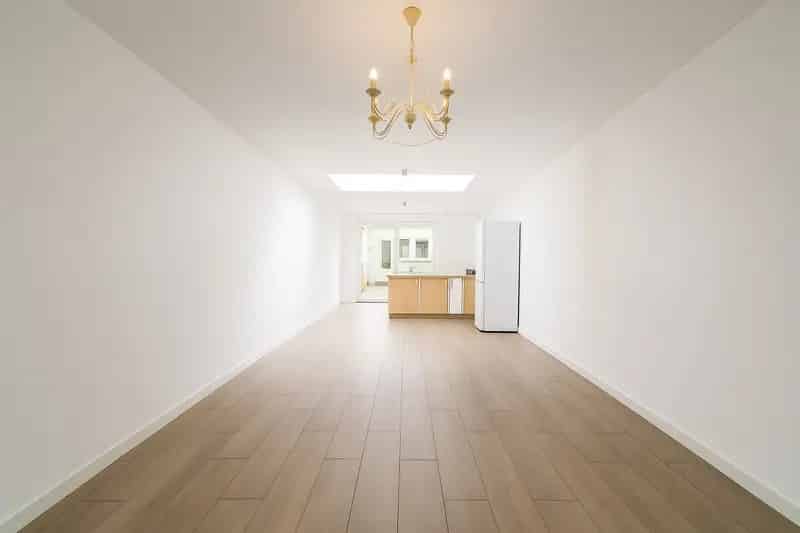 Te koop: Instapklare woning met optie tot drie slaapkamers, zuid gerichte stadstuin én EPC label B in het hart van Sint-Niklaas!