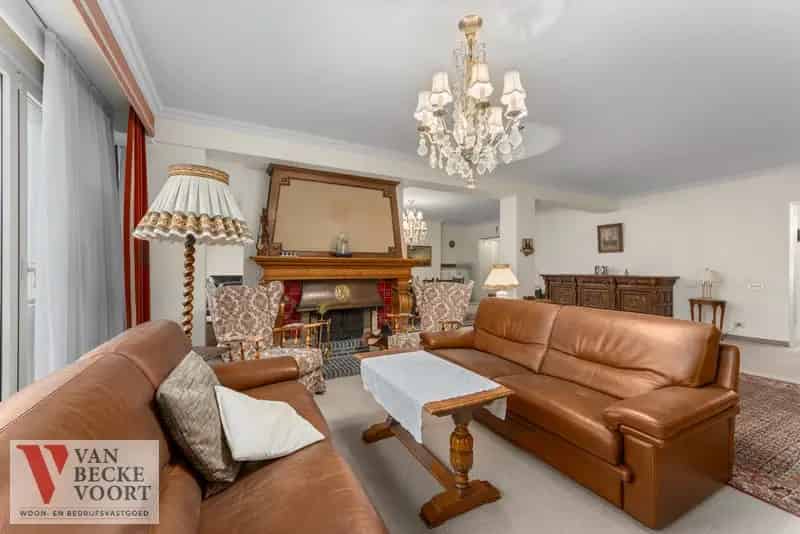 Volumineus appartement op Wapenplein