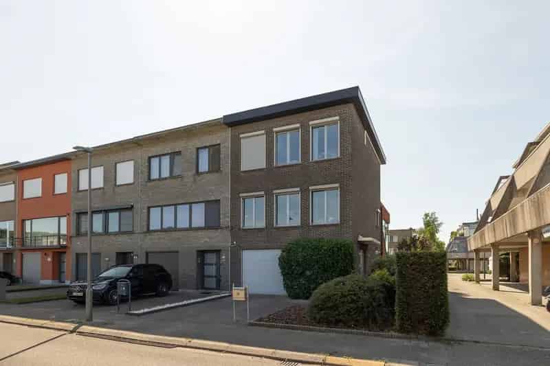 Instapklare bel-étage met moderne uitbreiding in Hoevenen (EPC A)!