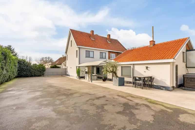 Multifunctionele ruimte met instapklare woning  in levendige buurt te Heusden