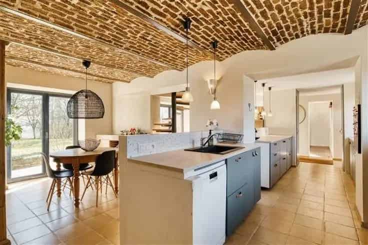 Huis Te Koop Flostoy: Landelijke Charme en Modern Comfort