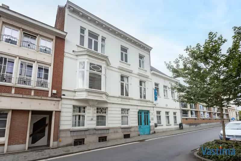 Uniek pand in hartje Aalst – voormalige school met tal van mogelijkheden