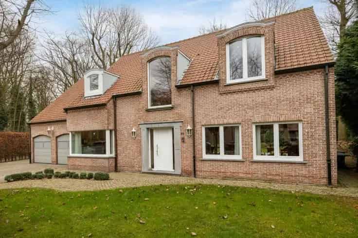 Ruime Villa te Koop Schoten 5 Slaapkamers Energiezuinig
