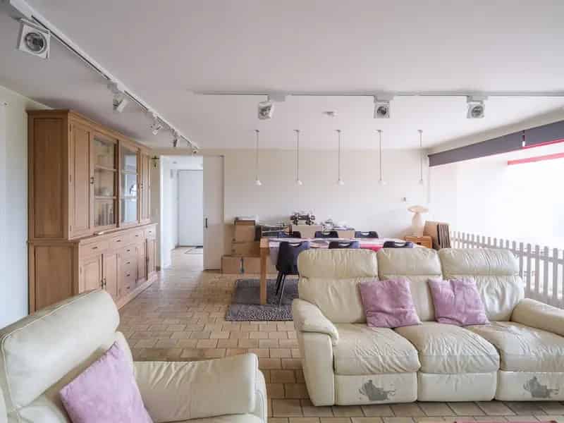 Zeer ruime, modernistische woning