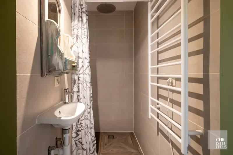 Landelijk en centraal gelegen hedendaagse woning.