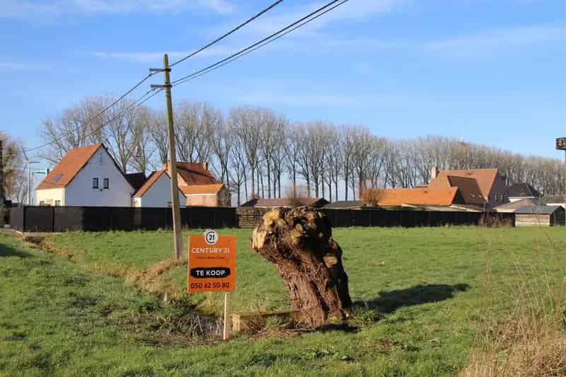 Dit pareltje vinden we in het landelijke Sint-Laureins op 3369m².