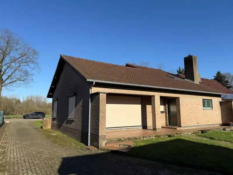 Vrijstaande, gelijkvloerse gezinswoning