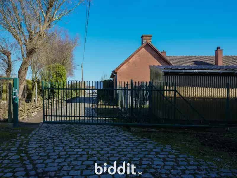 RUSTIG GELEGEN HOEVE