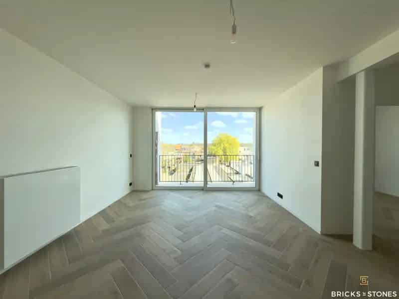 Appartement te huur Schoten: gerenoveerd met AEG keuken en terras