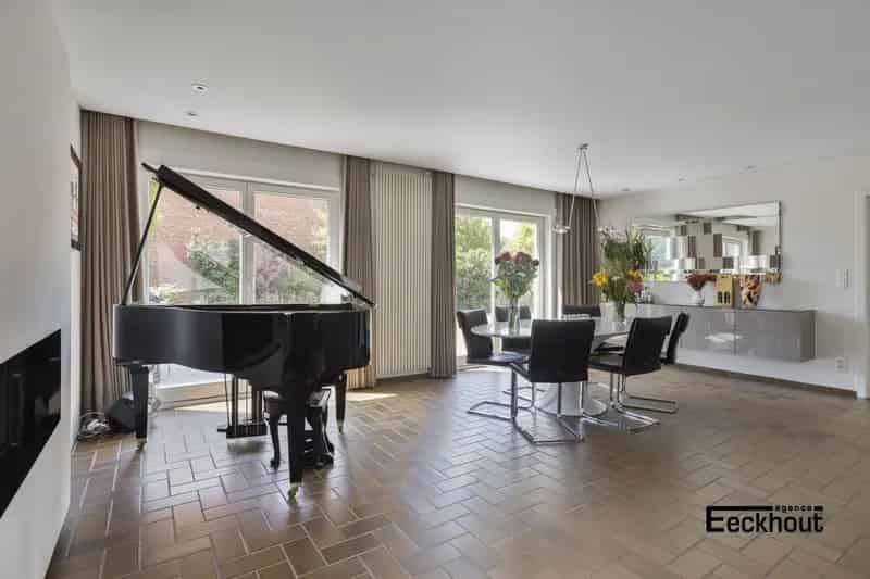 Instapklare Villa met Garage en Bouwgrond